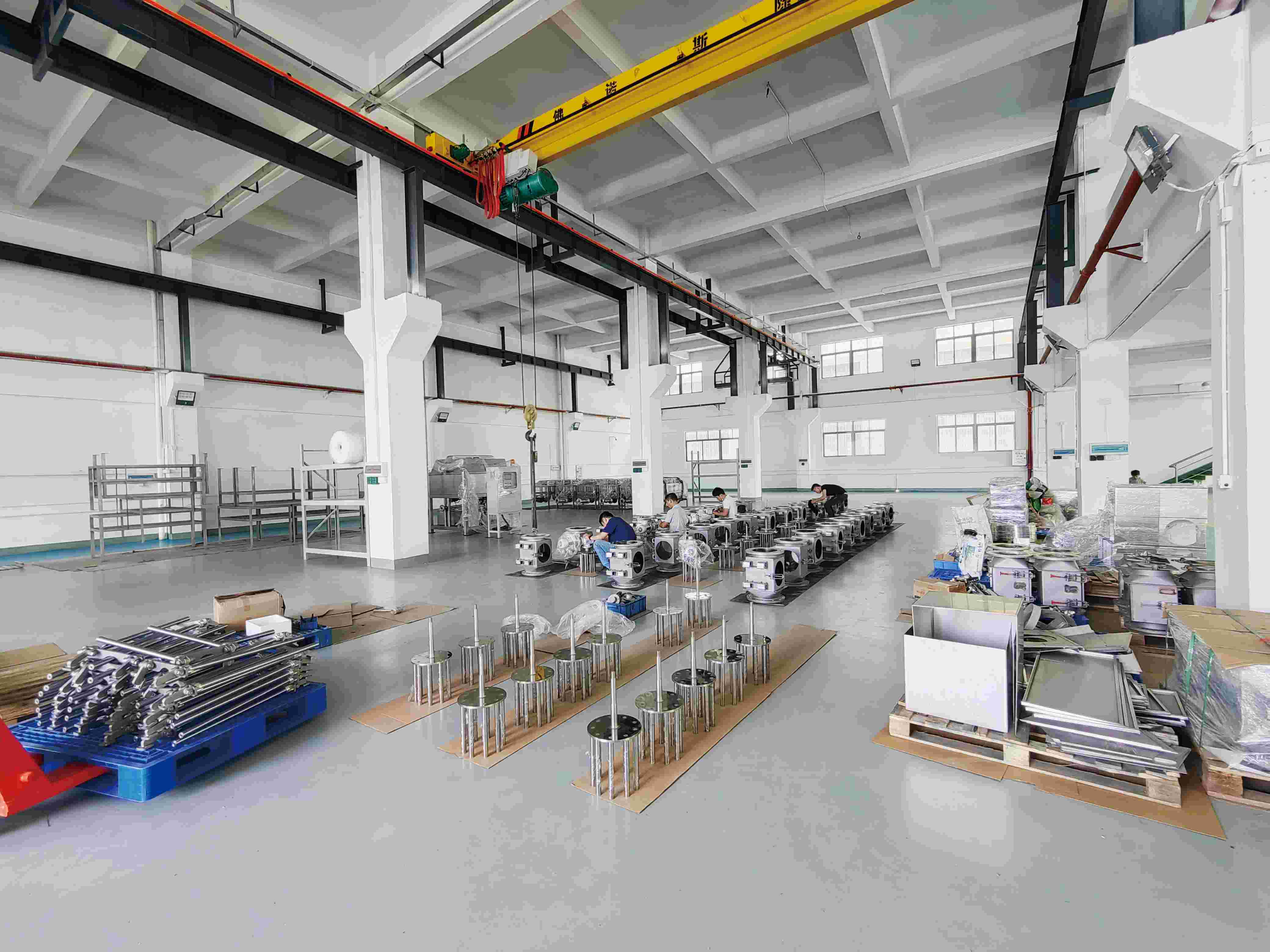 Manual vs Peralatan Aman Isi Autha: Kaluwihan lan Bedane